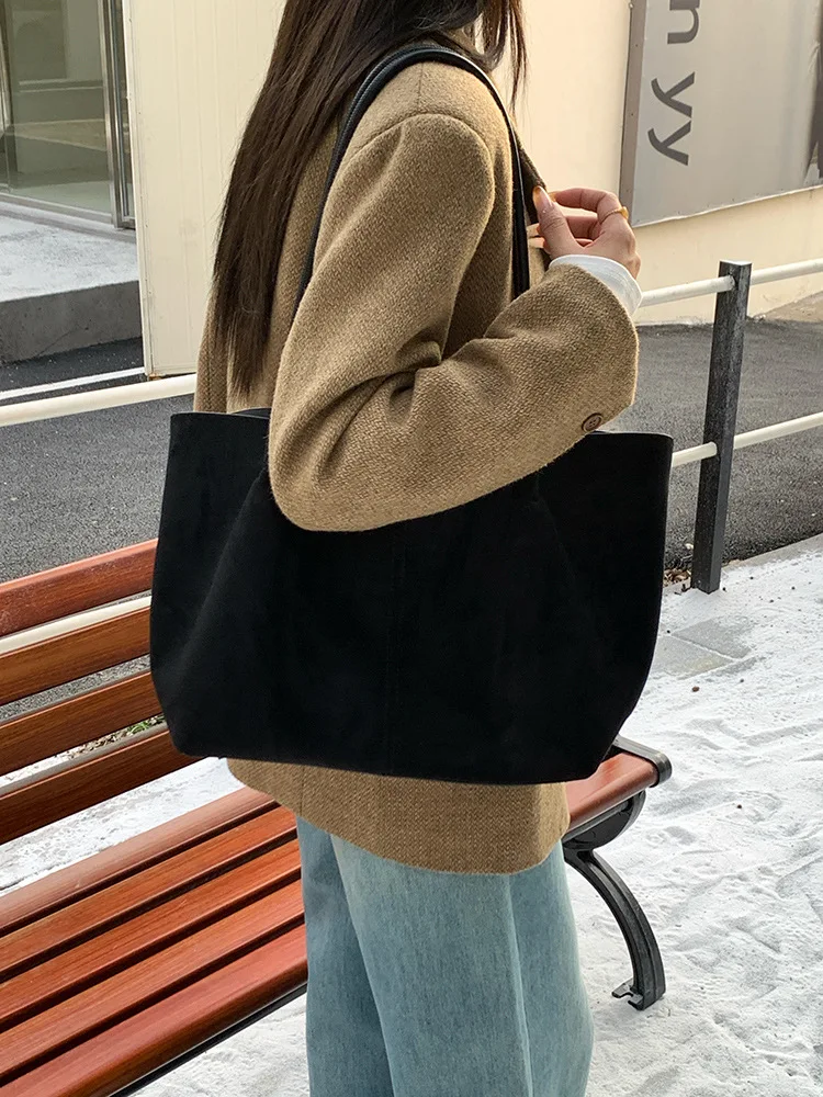 

CGCBAG 2026 New Fashion Lage Capacity Women Tote Bag Vintage Luxury Designers Handbag High Quality Suede Female Shoulder Bag