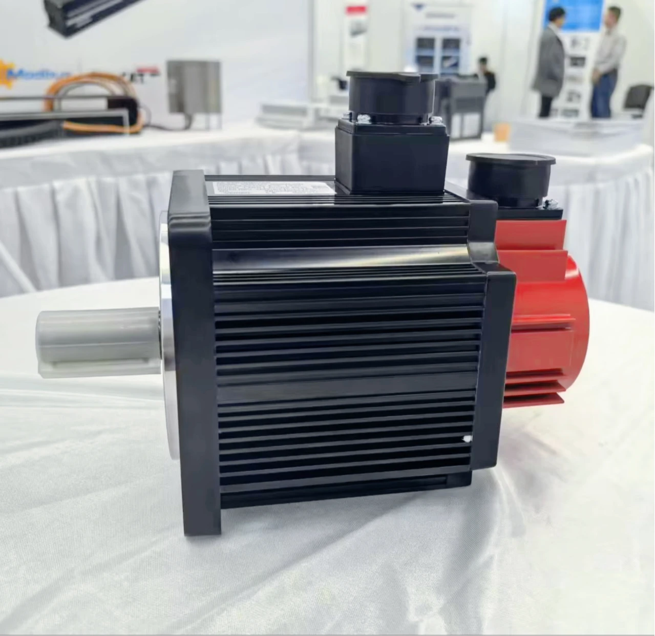 

High Speed V3M CNC Spindle Motor 4.5KW 5.5KW 7.5KW for Water Cooling Engraving Milling Machine Router for Metal Wood Acrylic