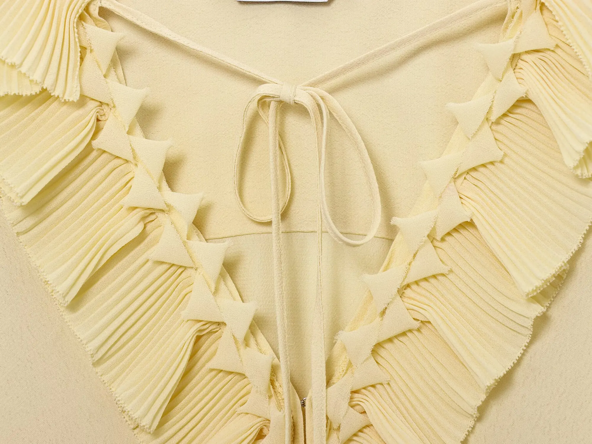 PB&ZA2025 ฤดูร้อนใหม่ของผู้หญิงอเนกประสงค์ลูกไม้นัวเนียคอวีชีฟองเสื้อเชิ้ตยาวหลวม