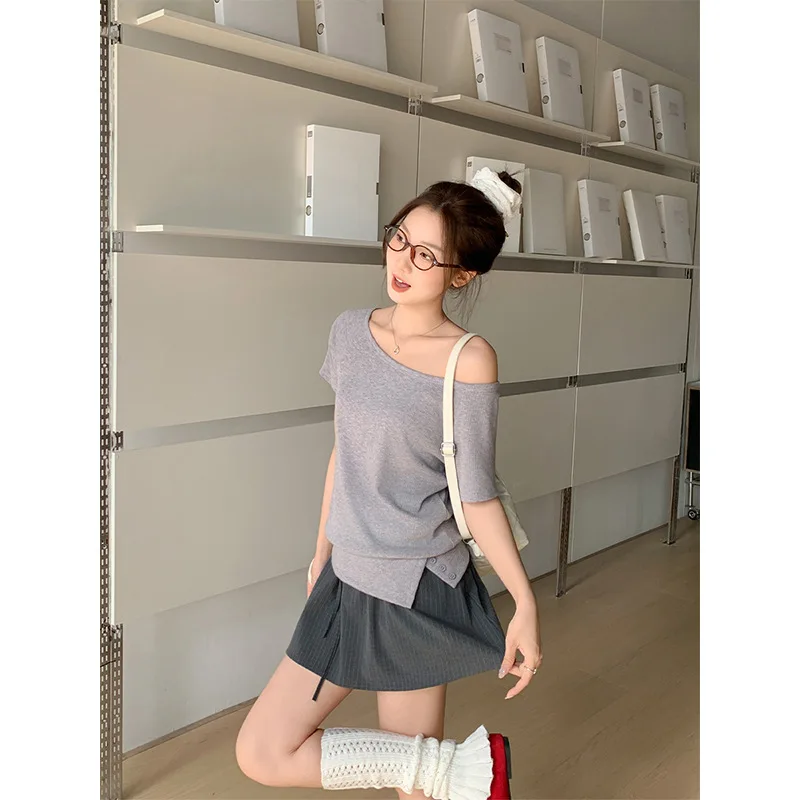 

Lazy Sloping Collar Off Shoulder Short Sleeved Women's 2025 Summer New Gray Casual Loose T-Shirt Top