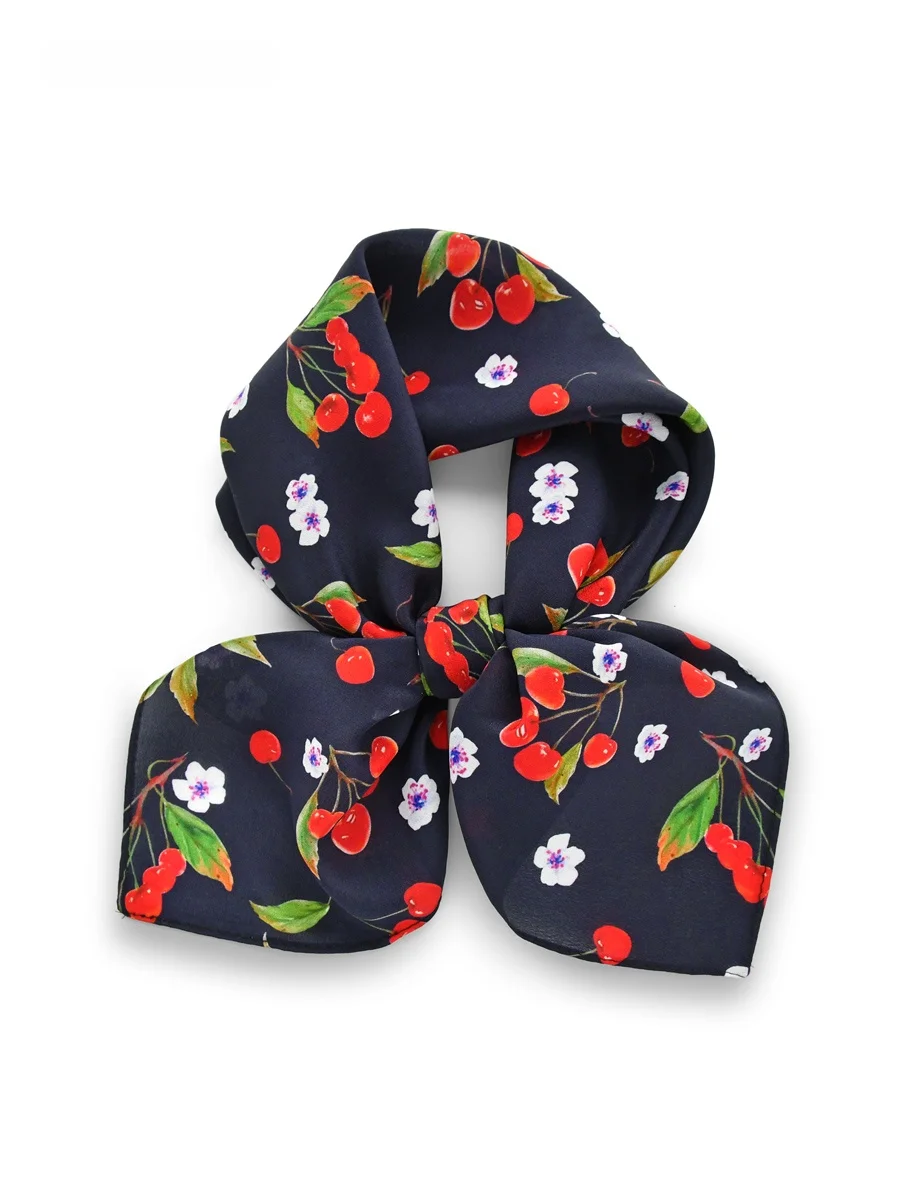 シルクスカーフ-桜花柄-マルベリーシルク-レディース-春秋-スクエアスカーフ-誕生日プレゼント-おしゃれな装飾アクセサリー