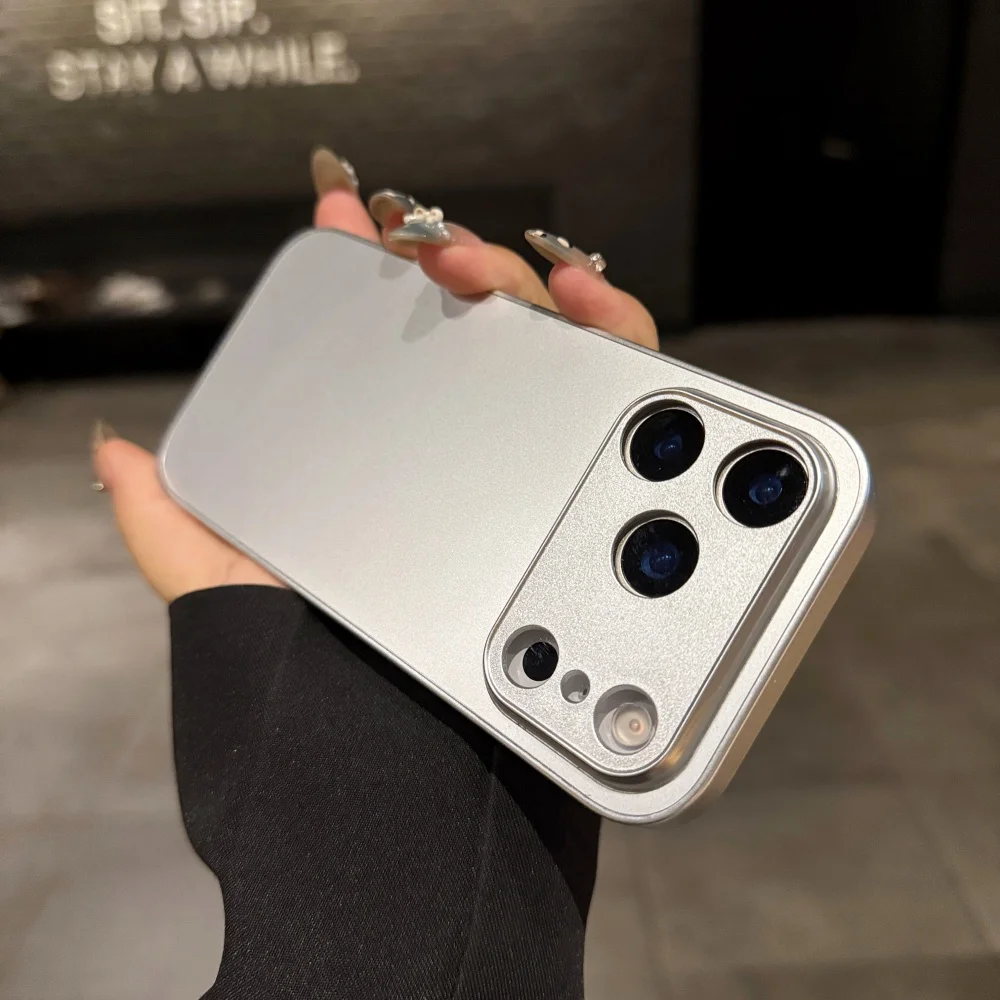 Funda de teléfono de protección de cámara mate de lujo para iPhone 17 Pro Max 16 15 14 Plus 13 12 11 cubierta de malla a prueba de polvo con botón