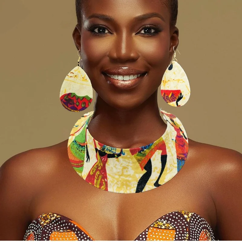 

Женский комплект из колье и серёг, из двух предметов