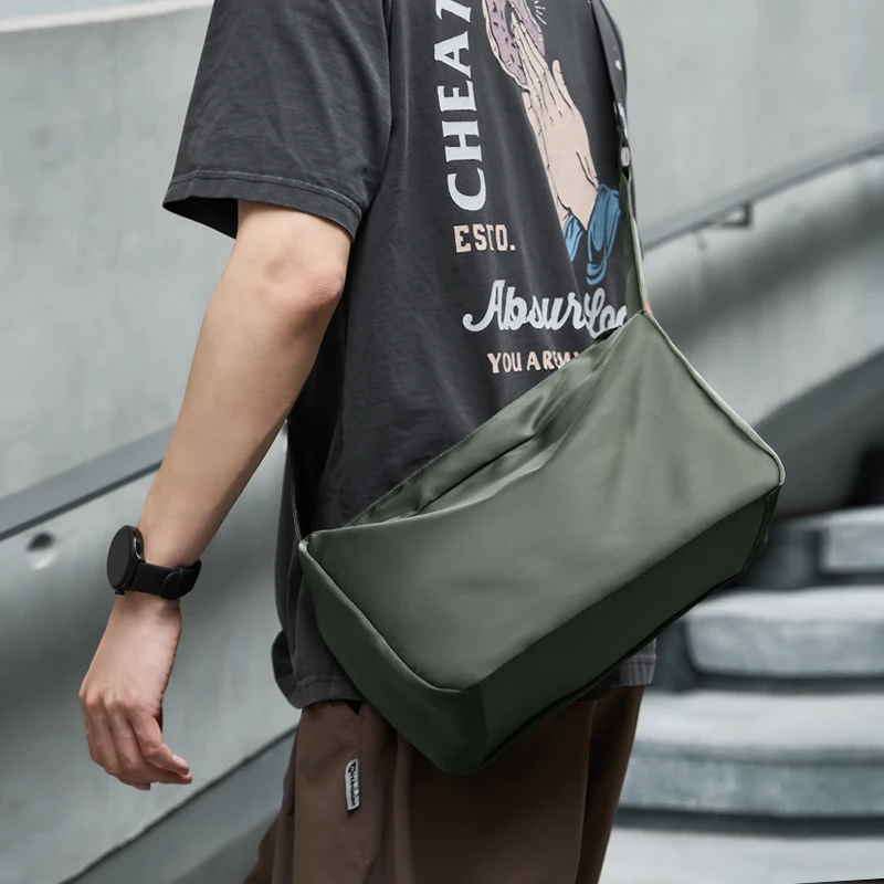 

Men Messenger Bag High Capacity Travel Sling Bag 11inch iPad Oxford Waterproof Zipper Anti-theft Outdoor Sport Daily For Youth