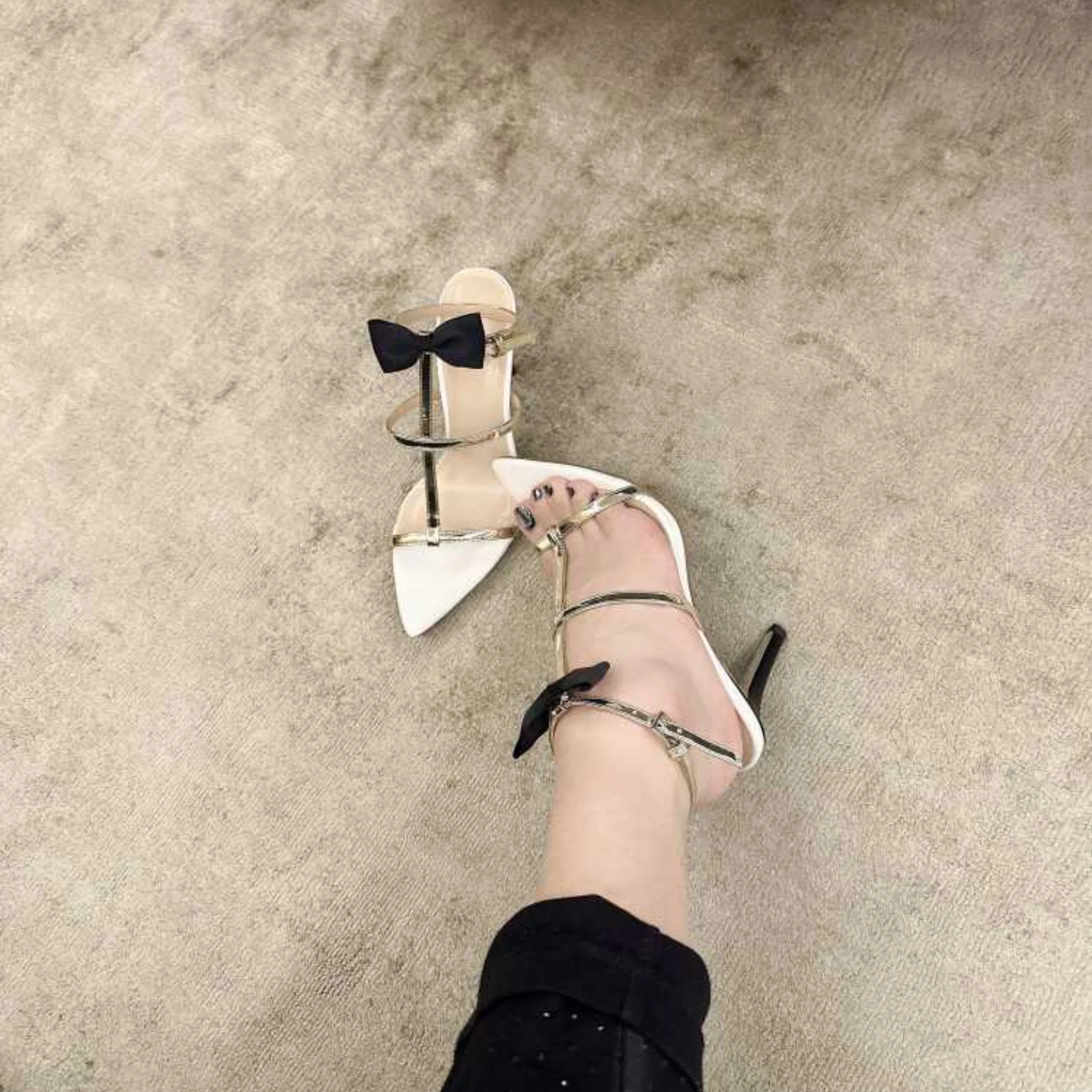 

Open Toe T Straps Sandals Mixed Color Bow Decor Fashion Women Stiletto Heels Pointy Toe Ankle Buckle Hollow Summer Dress Shoes