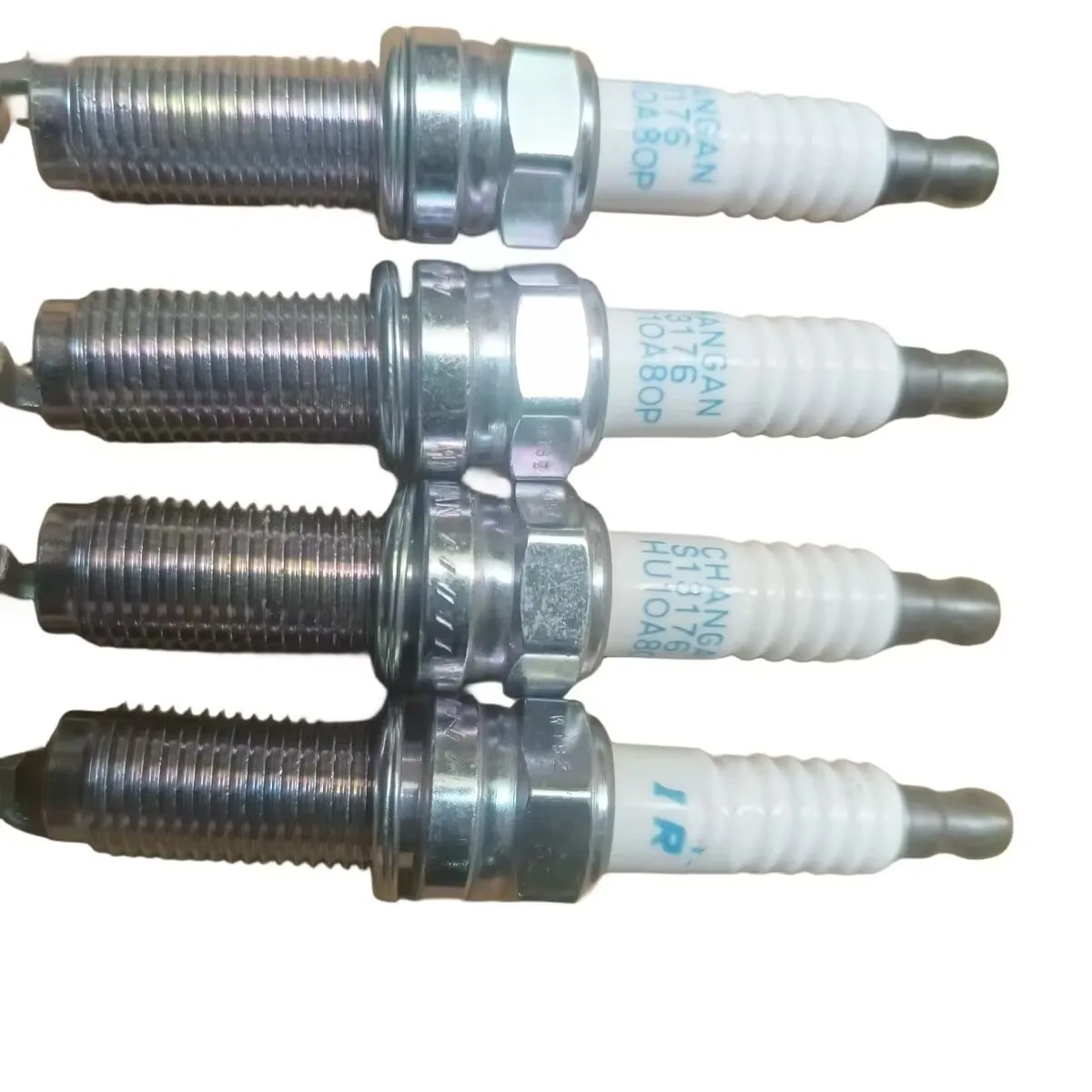 Original 3707010-B07 H15t002-0700 4pcs/ Spark Plug Untuk CHANGAN CS55/CS35/CS75/A800/CX70T 1.5T