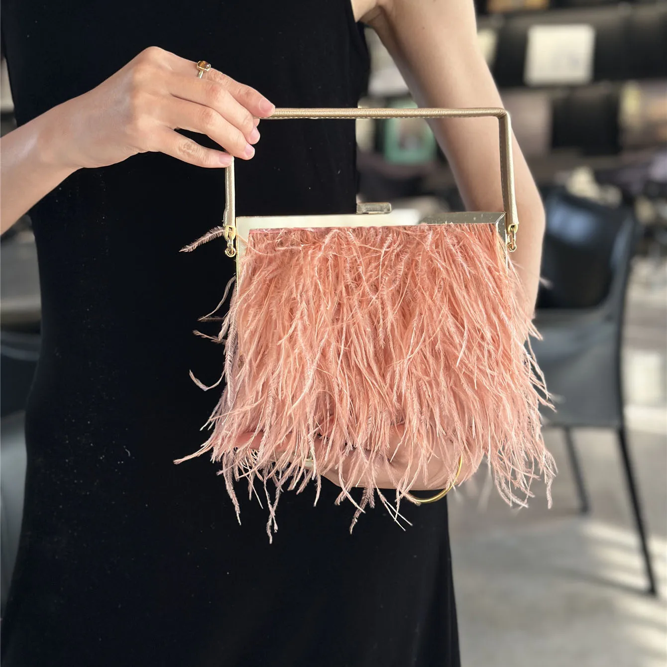 

Ostrich Feather Women's Banquet Bag American Fashion High Street Tassel Handbags Elegant Luxurious Design Crossbody Bags