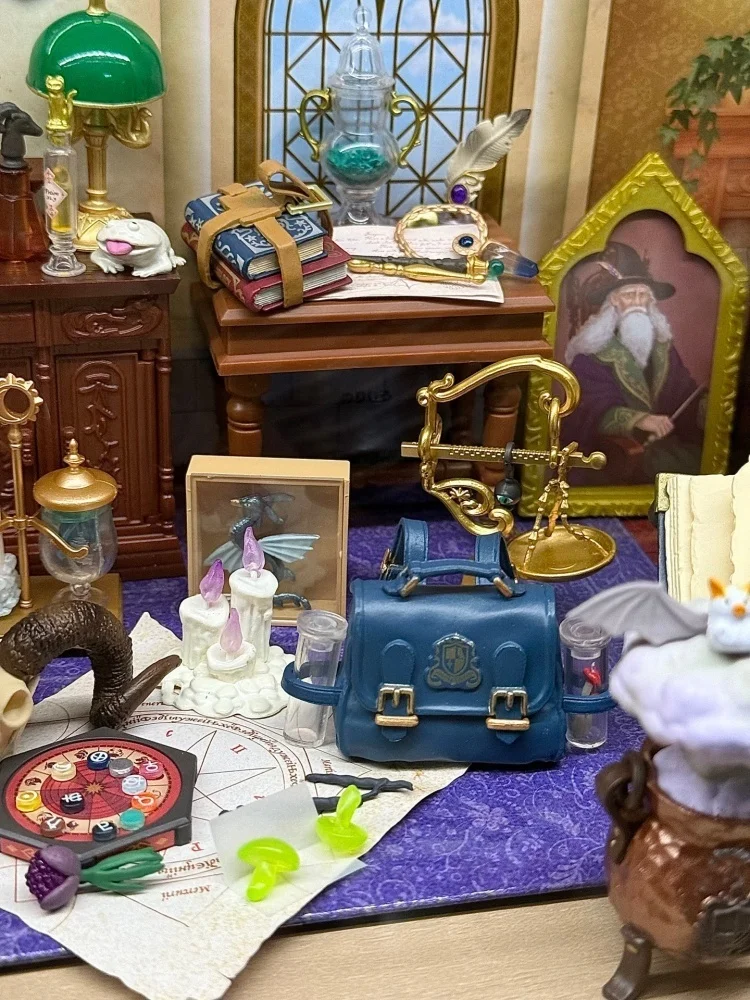 Re-ment One Day at Magic School Casa da gioco in miniatura Scatola cieca Modello da collezione Giocattolo in stock Regalo di Natale di compleanno