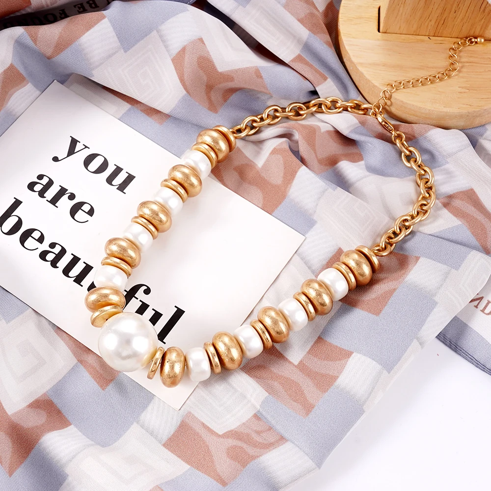 

Bohemian-Style Adjustable Pearl Necklace for Women Fashionable Travel Accessory Unique Jewelry with Chain