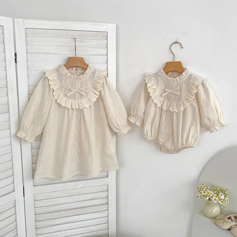 

2025 Autumn Baby Girl Romper with Lace Collar Princess Matching Sister Dresses Twin Girls Outfits Long Sleeve Floral Print Dress