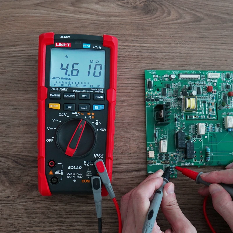 UNI-T UT196 Высоковольтный фотоэлектрический цифровой мультиметр True RMS; Фильтр нижних частот/пик/защита IP65/постоянный ток 1700 В/переменного тока 1500 В