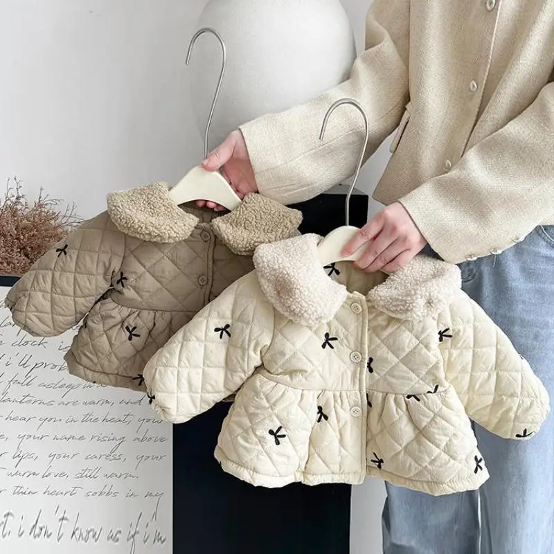 

Зимнее флисовое теплое пальто для маленьких девочек, стеганая куртка для младенцев, бархатная толстая куртка-кардиган с бантом и вышивкой для малышей
