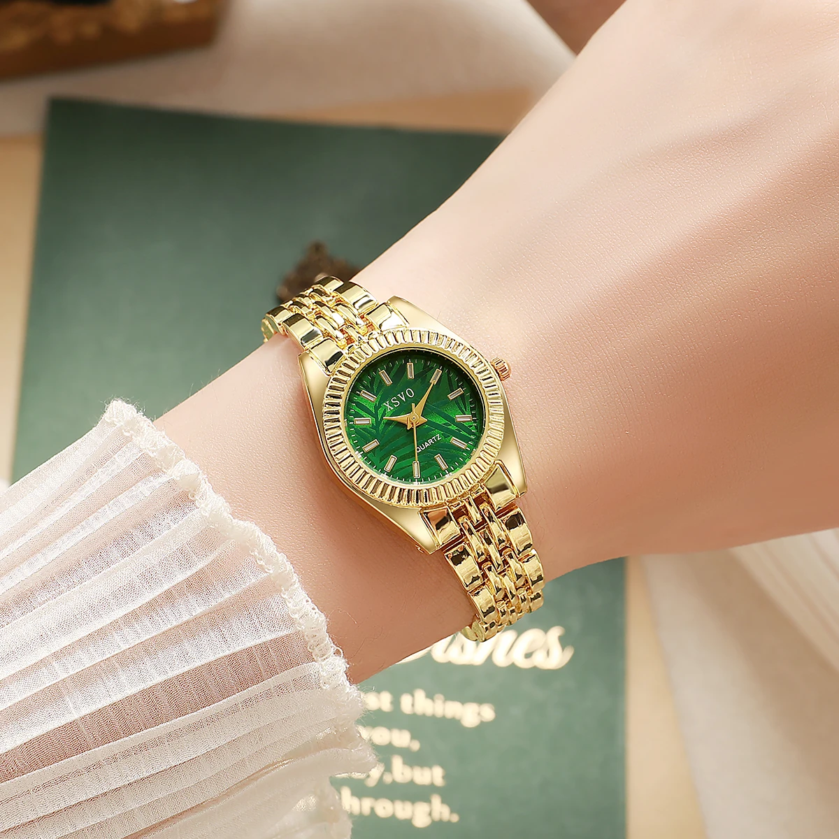 

New business fashion trend novel design sense advanced light luxury gold steel strap retro simple ladies quartz watch wristwatch