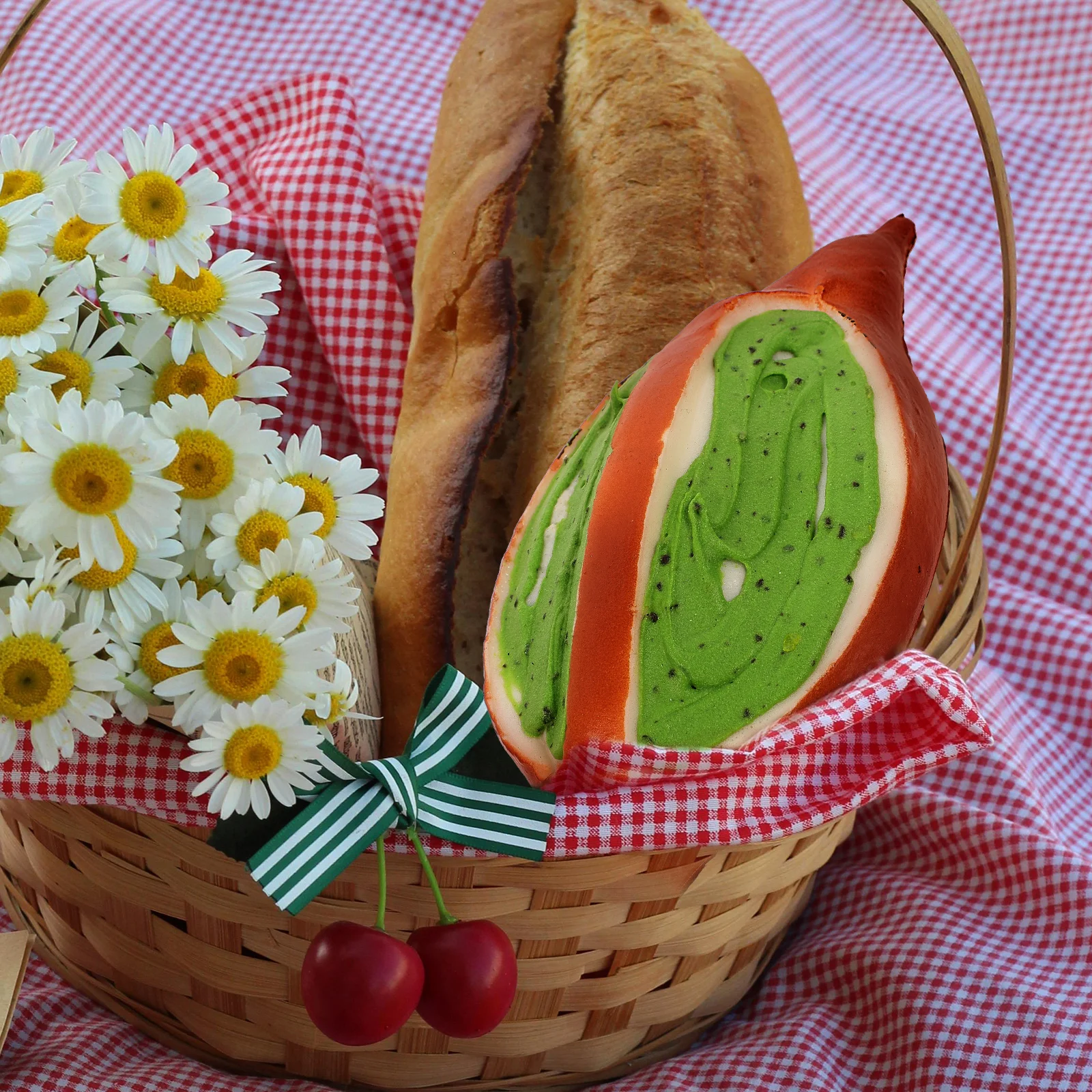 

Decoration Cow Horn Packaging Artificial Dessert Food Photo Prop Bread for Display Fake