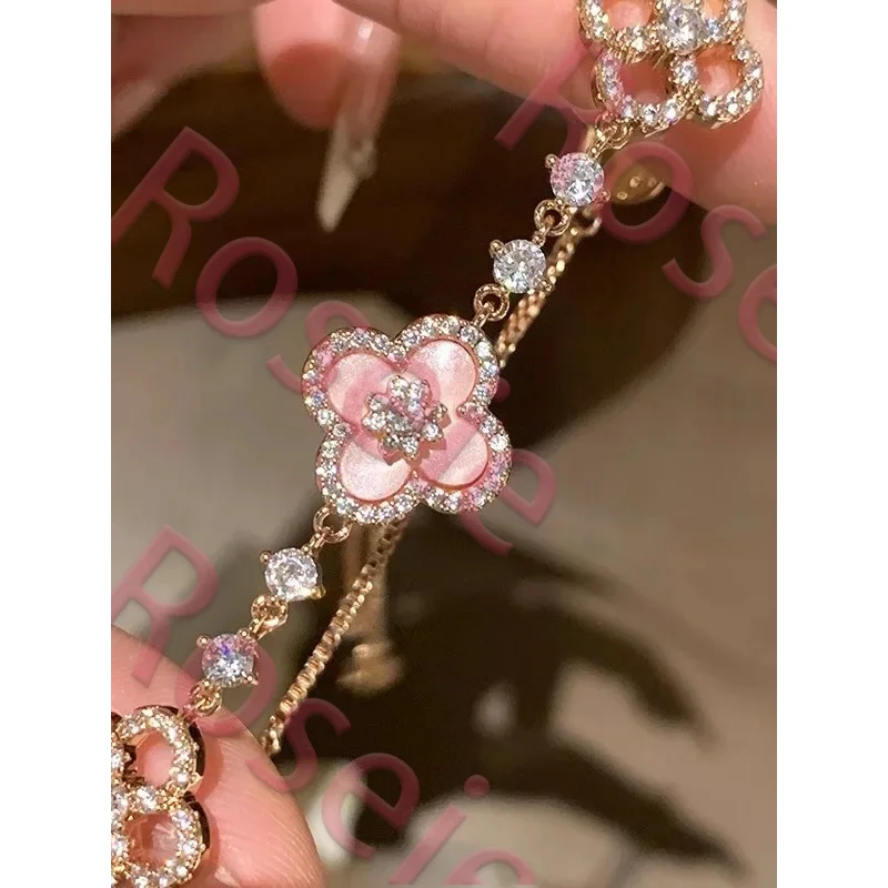

Roseie 2026 Four Le Clover Bracelet Luxury mat Design Ele Hand Jewelry Faion Accories