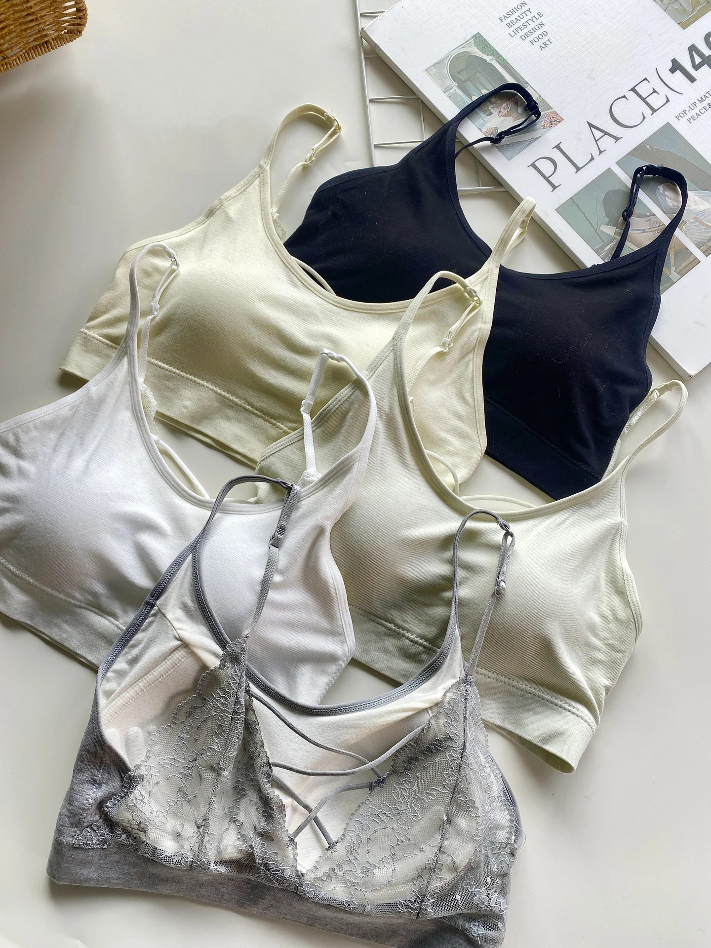 

Women's Lace Hollow out Strap Vest Inner Wear with Chest Pad Spring Summer New Sle Ba Spreading Svel Top