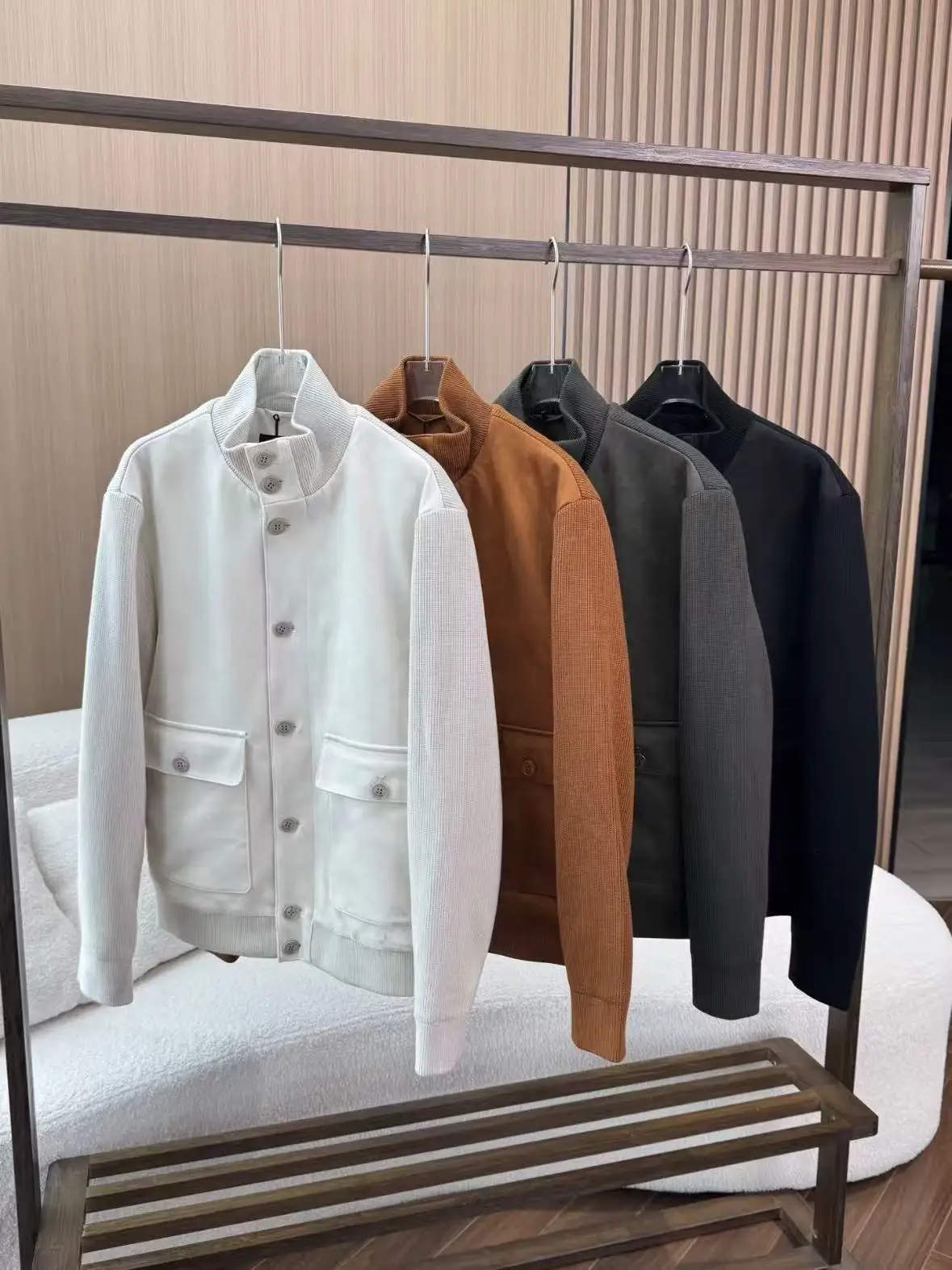 

Kiton Итальянский вязаный воротник-стойка 90, белый утиный пуховик