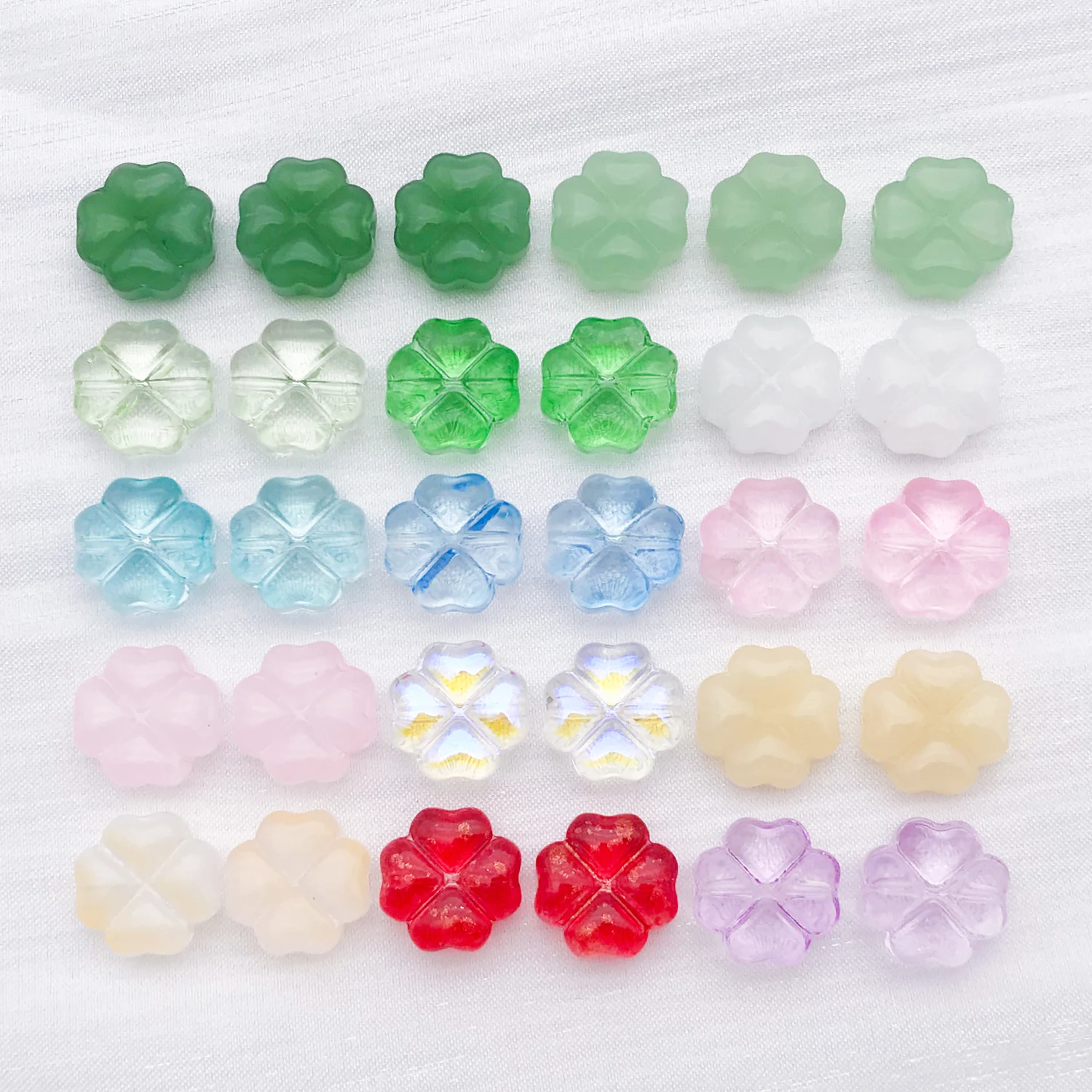 30 Stück Glas vierblättriges Kleeblatt Spacer Perlen Herz lose Perlen, für DIY Armbänder Halsketten Ohrringe Schmuckherstellung Zubehör