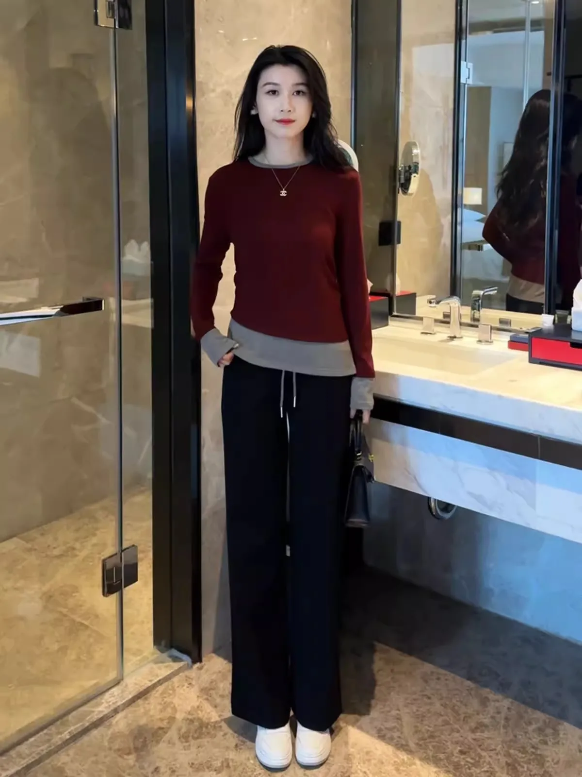

Spring 2025 Women's Faion Design Slimming Long Sve Base Layer Spor Casual Top Bot Set Patchwork Design