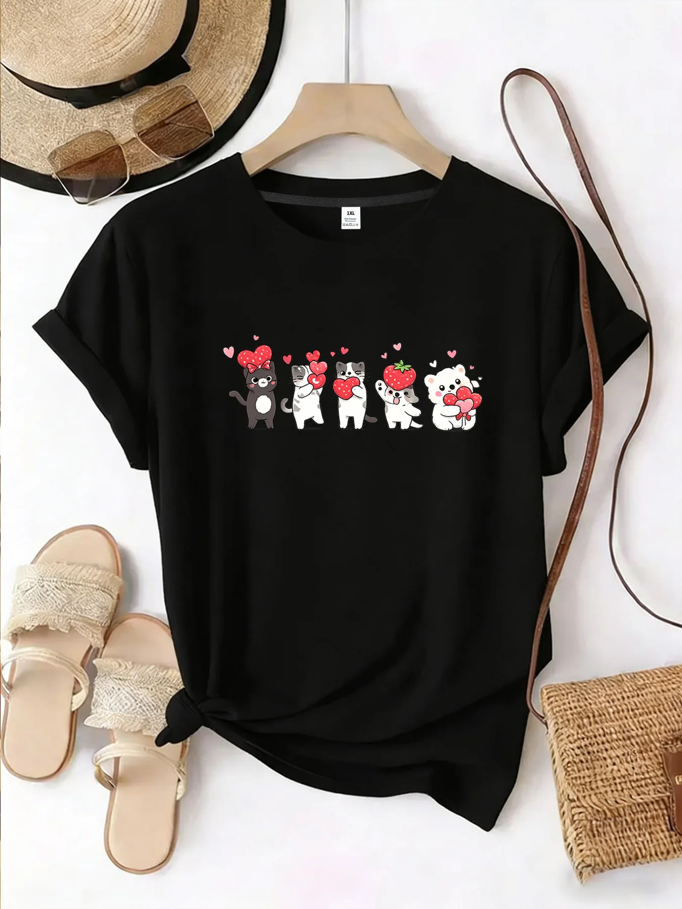 

【YJ00049】Strawberry kitten Plus size women's round neck short sleeve T-shirt with elastic half sleeves and trendy prints