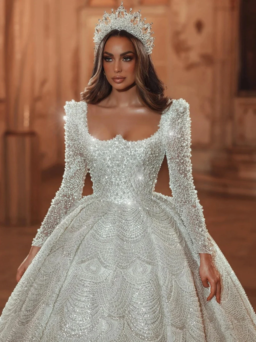 Luxuoso pérolas vestido de casamento vestido de baile romântico manga longa frisado vestido de noiva trem varredura personalizado vestidos de novia