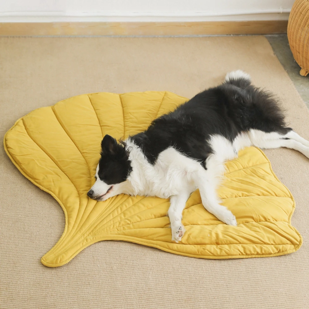 Cat Bed Mat Leaf Shape Soft Dog Bed Mat Washable Non-Slip Room Decoration Floor Rug for Medium Small Dogs And Cats Kennel Pad