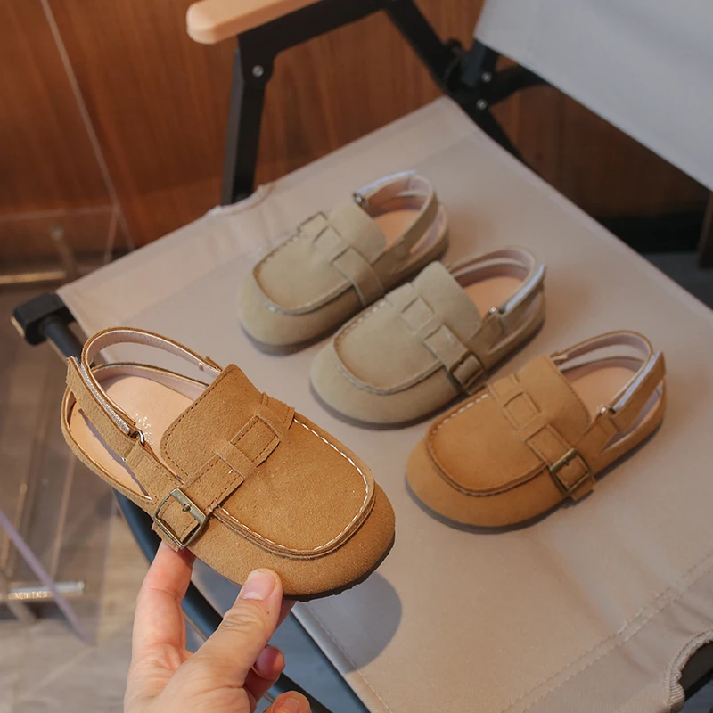 

Toddler Boys Girls Leather Sandals with Buckle Strap 2026 New Summer Kids Barefoot Beach Shoes Soft Sole Comfort Chic Daily Wear