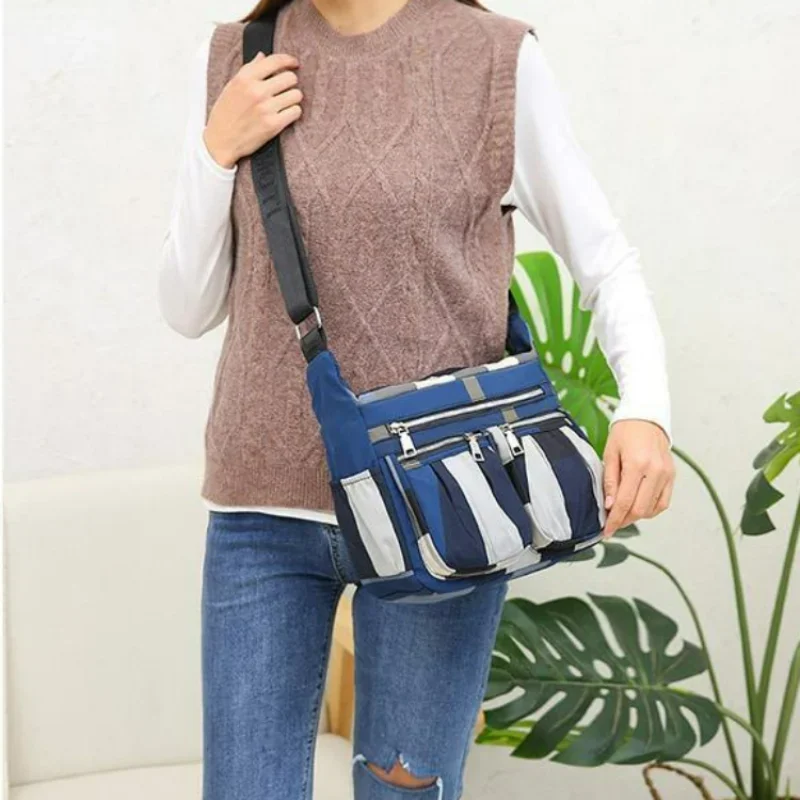 2023 New Casual Lightweight Mother Crossbody Bag Female Fashion Middle-aged Large-capacity Waterproof Nylon Cloth Shoulder Bag