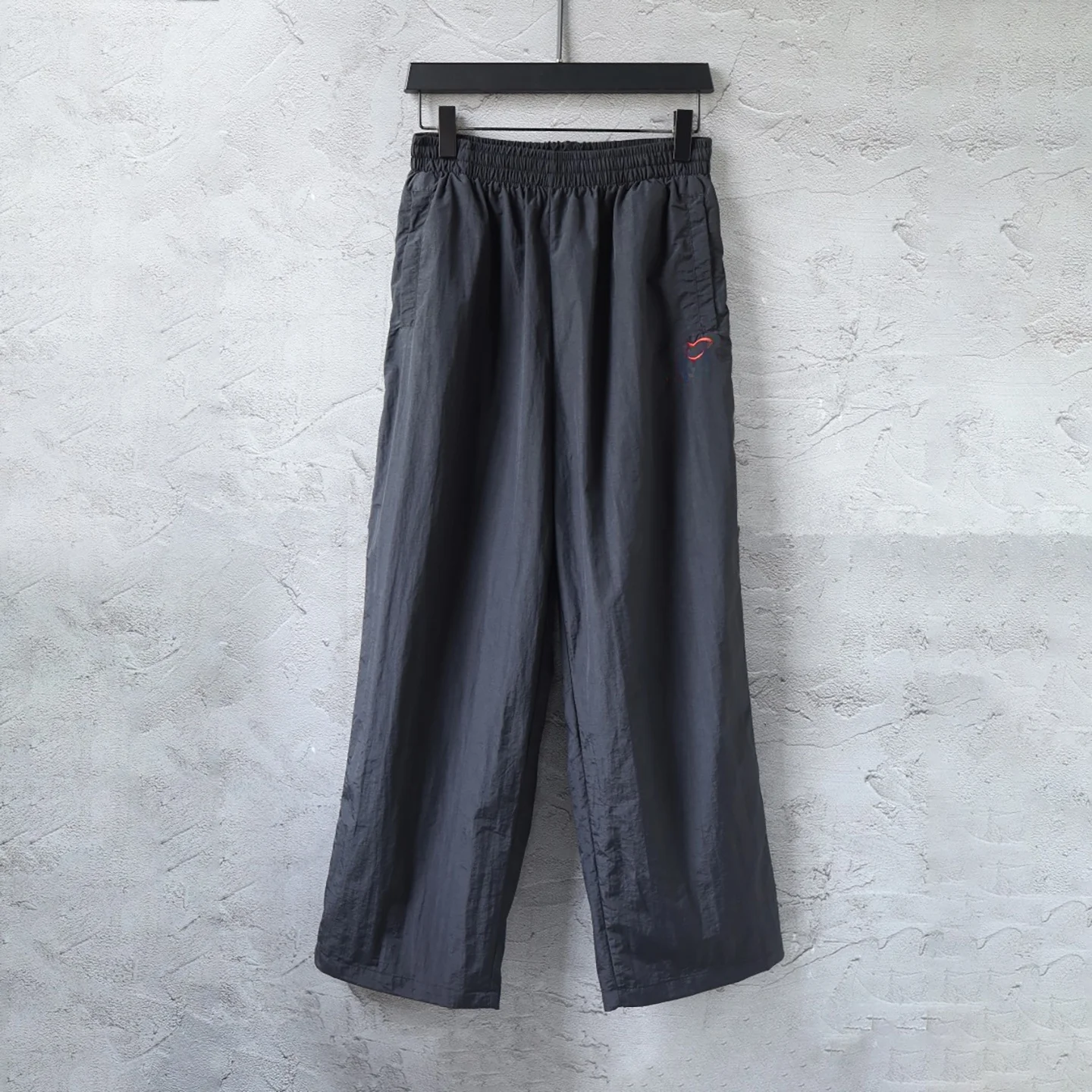 

BCLENEICAC Повседневные свободные брюки прямого кроя с вышивкой в виде сердца, лимитированная серия ко Дню святого Валентина, свободный крой, парижский стиль, мужские C...