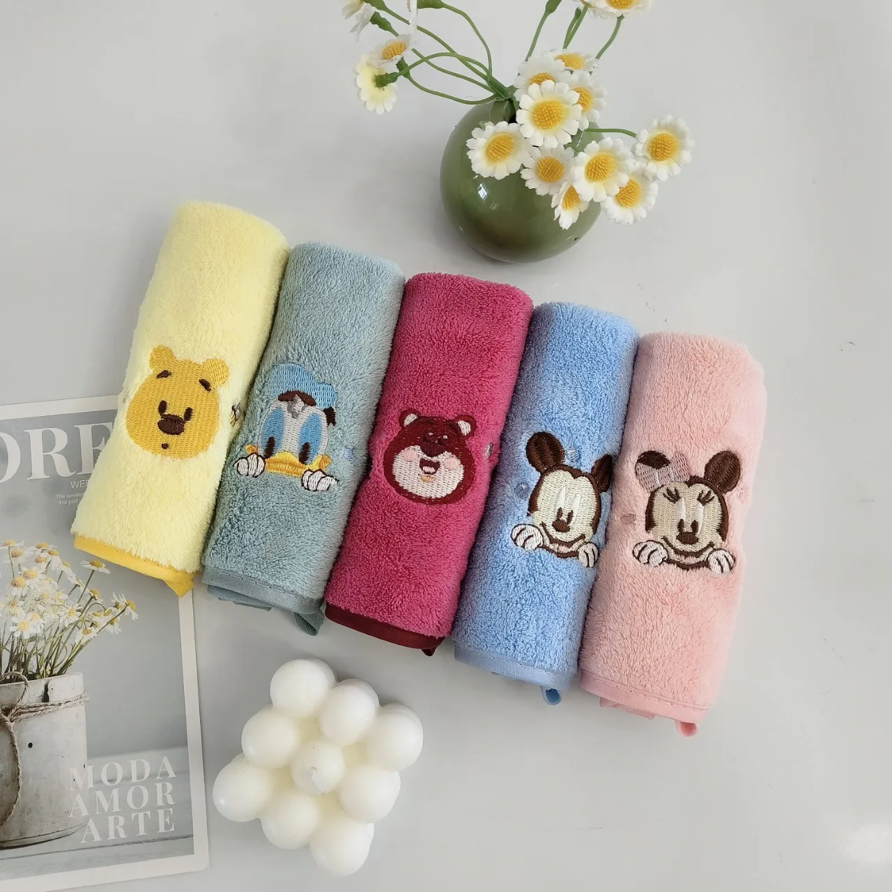 Miniso's new coral velvet children's face wash square towel cute embroidery soft water absorption quick drying towel gift box