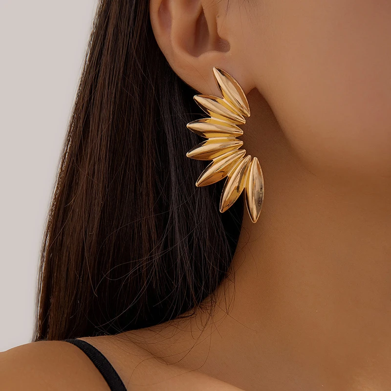 Punk Fan Burr Thorny Lines Stud Earrings for Women Fashion Jewelry Minimalist Accessories