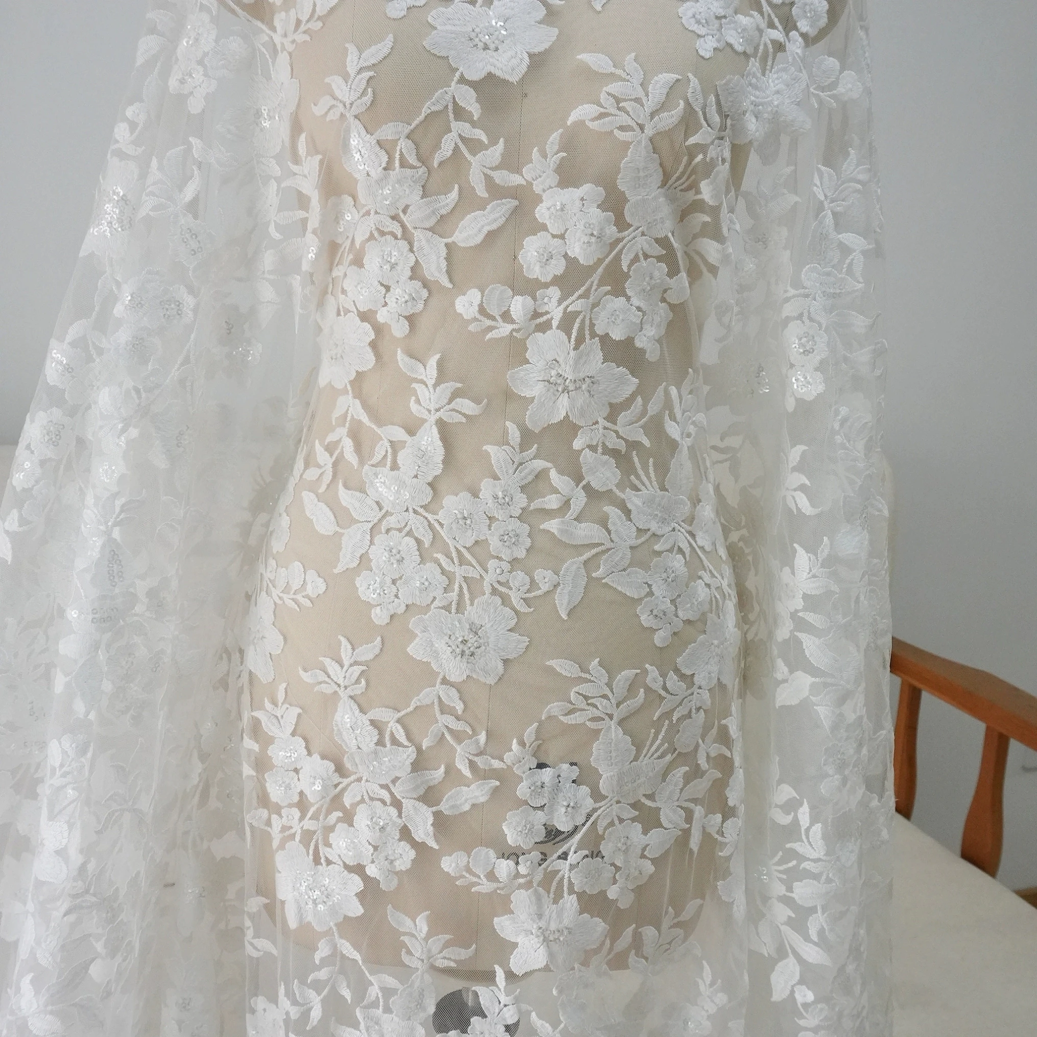 

130 см широкая хлопковая вышивка с блестками качественное свадебное платье Шитье кружева с белыми цветами элегантные новейшие кружева 2024