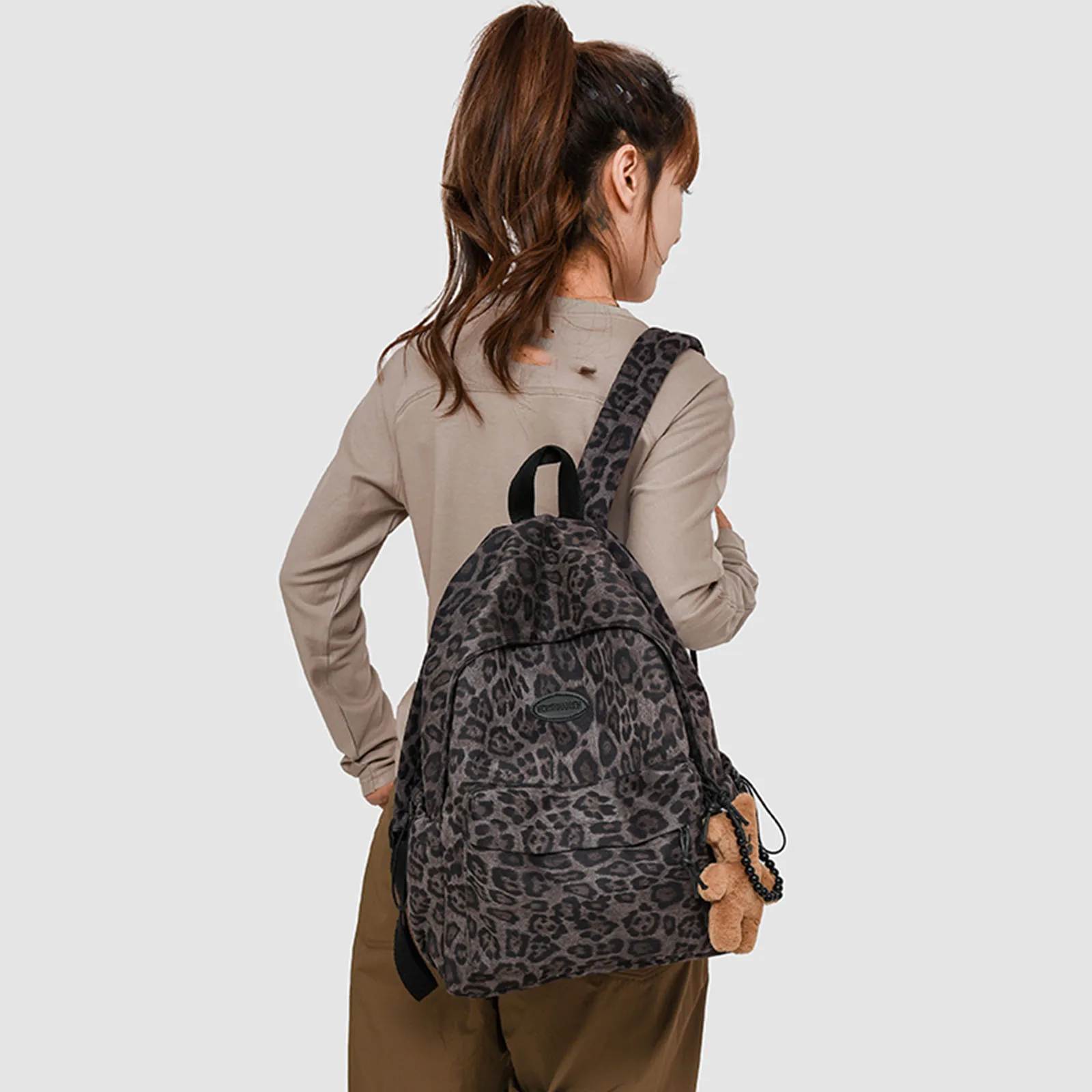 Leopard Print Backpacks for Women, 15.4 Inch Casual Shoulder Bag, Interior Zipper Pocket Simple Versatile for Shopping Daily Use