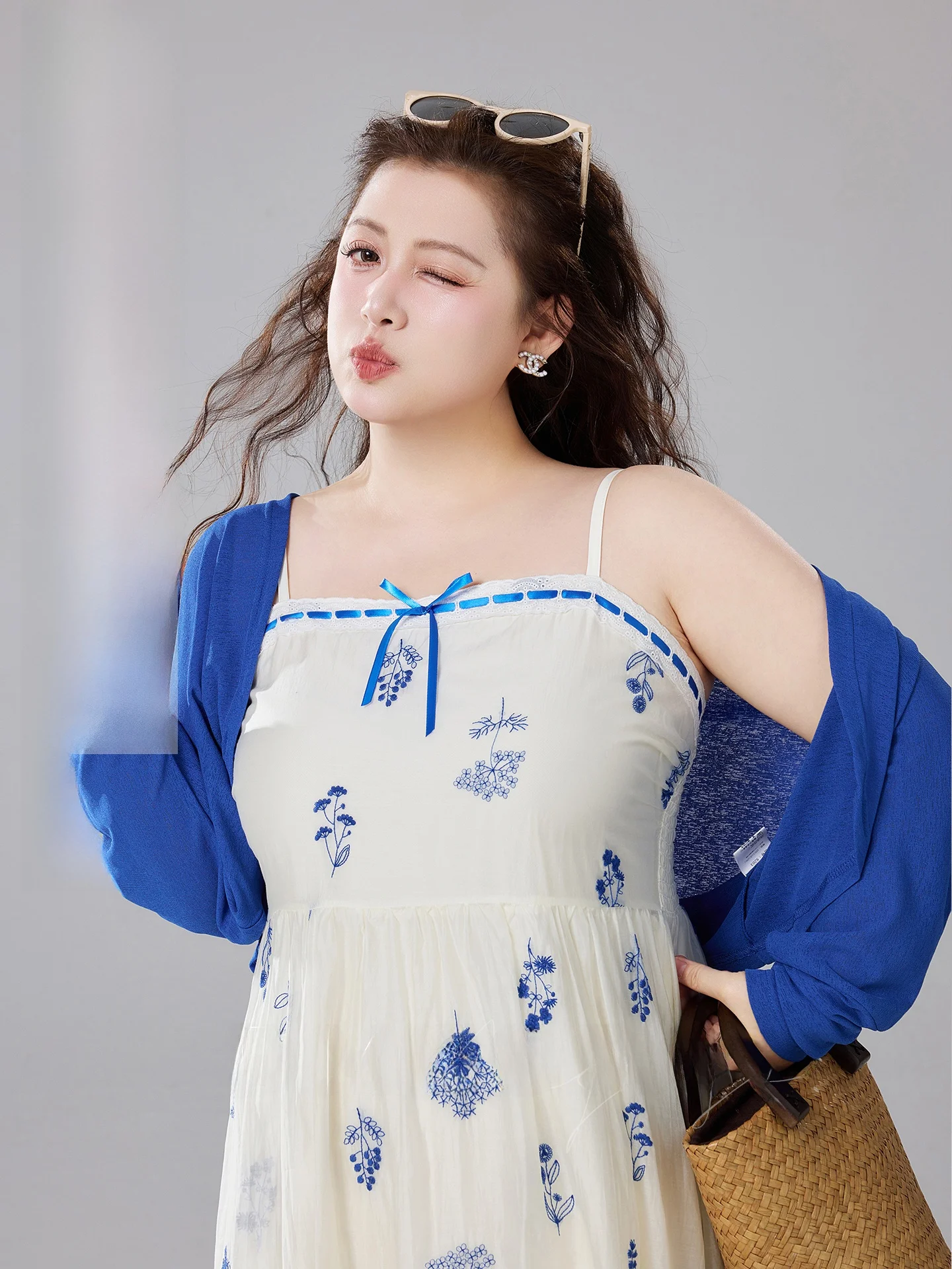 

Комплект из вязаного топа и юбки с цветочным принтом, большие размеры, женский, весенняя новинка, повседневный свободный крой, модный ансамбль