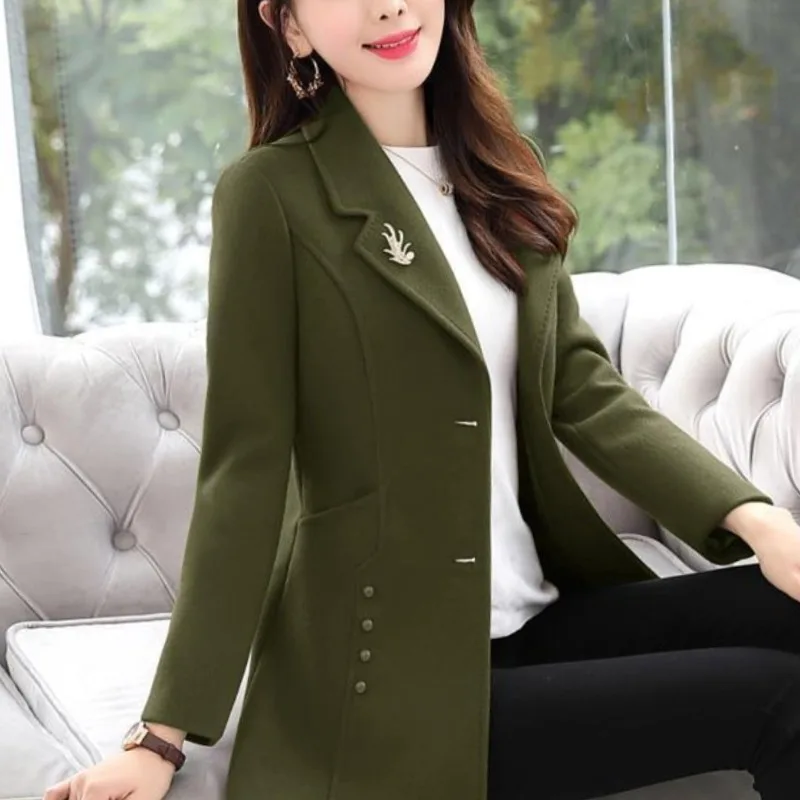 Jas wanita lengan panjang, wanita musim dingin baru mode warna Solid setelan kerah berkancing saku versi Korea serbaguna Slim Fit mantel