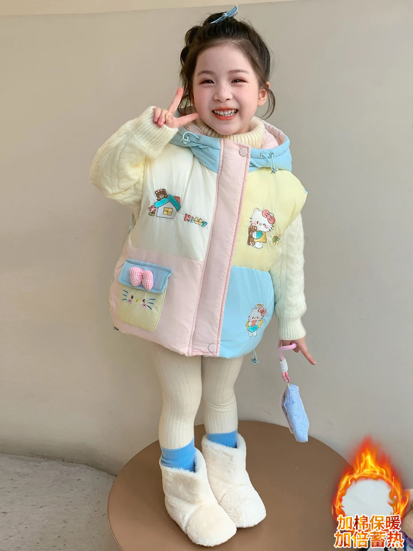 

Милая хлопковая одежда Hello Kitty для девочек, жилет, зимний Sanrio, новинка 2023 года, детская модная зимняя куртка с капюшоном, жилет, топ