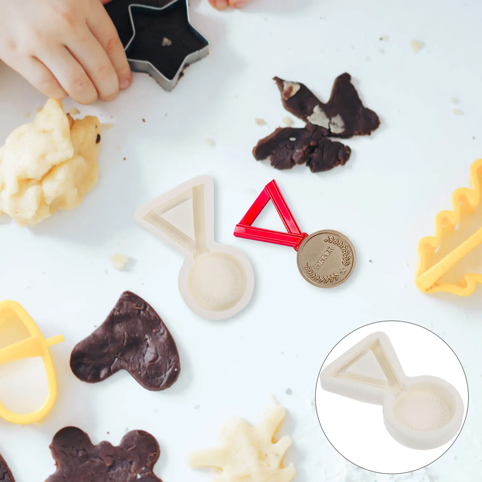 

Prize Award Silicone Decorative Baking Mold Fondant Mold Flexible Heat Resistant Kitchen Chocolate Cake Biscuit Reusable Baking