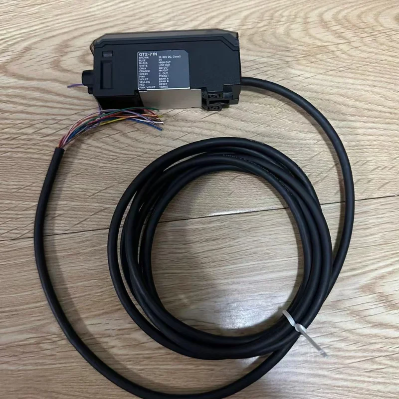 Second hand GT2-71N contact Displacement Sensing Amplifier tested OK and shipped quicklyse