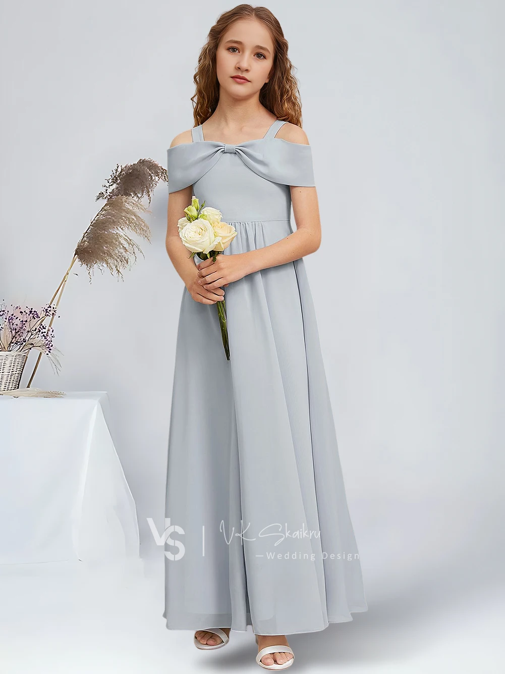 Elegante linha a ombro frio até o chão chiffon júnior vestidos de dama de honra gelo azul deslumbrante vestidos da menina de flor festa de casamento