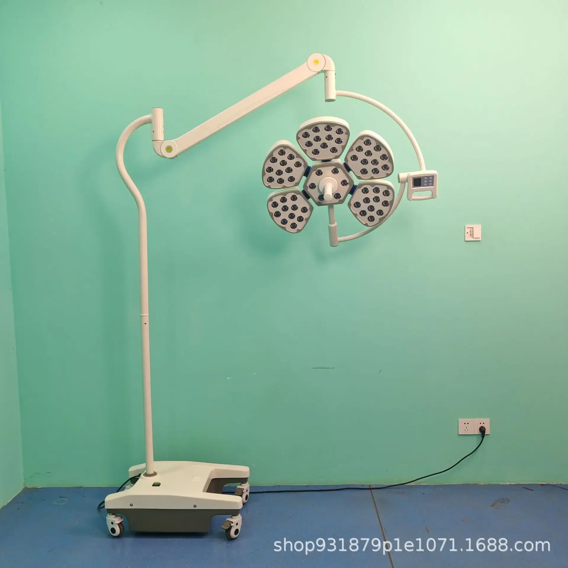 Wall-mounted vertical mobile integrated anti-halogen lighting cold light LED shadowless lamp single head double head mother and