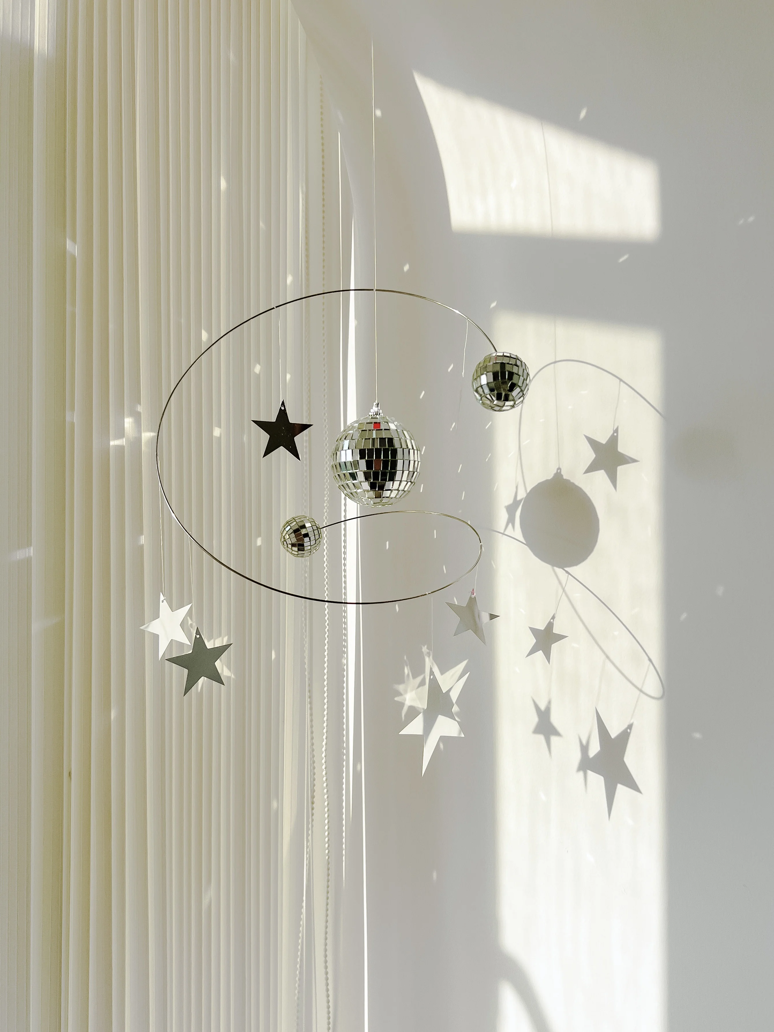 Planet Pendant Universe Starry Sky Reflector Ball Disco Ball Balance Pendant Home Decoration Stars Art Ornament Home Decor