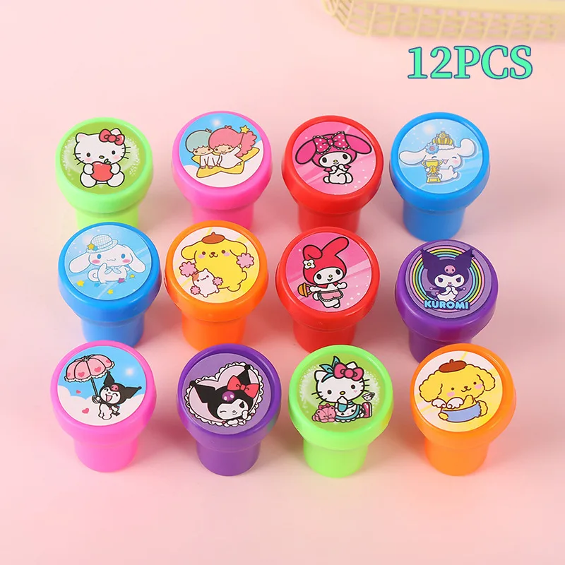 12 Stück Sanrio Stempel Kawaii Cartoon Innamoroll Kuromi Melody Pochacco Pompompurin Kinderstempel Partypreis Kinderspielzeug Geschenke