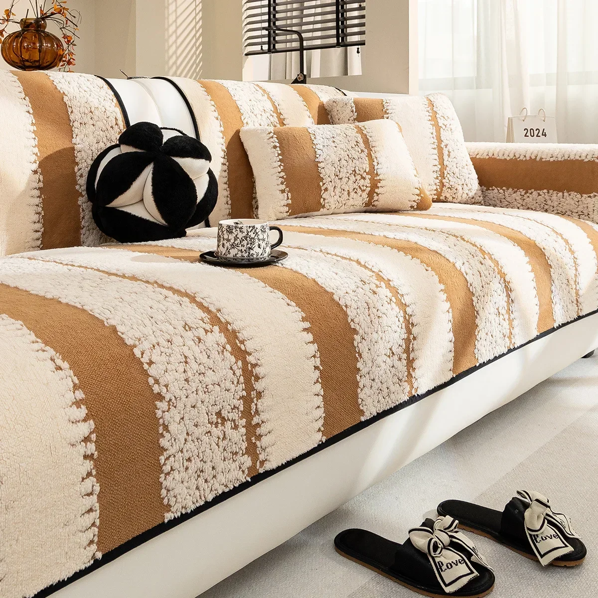 Autumn and Winter 2024 New Universal Non-Slip Leather Cushion Cloth Light Luxury High-Level Sense Cover Cloth Blanket Cover