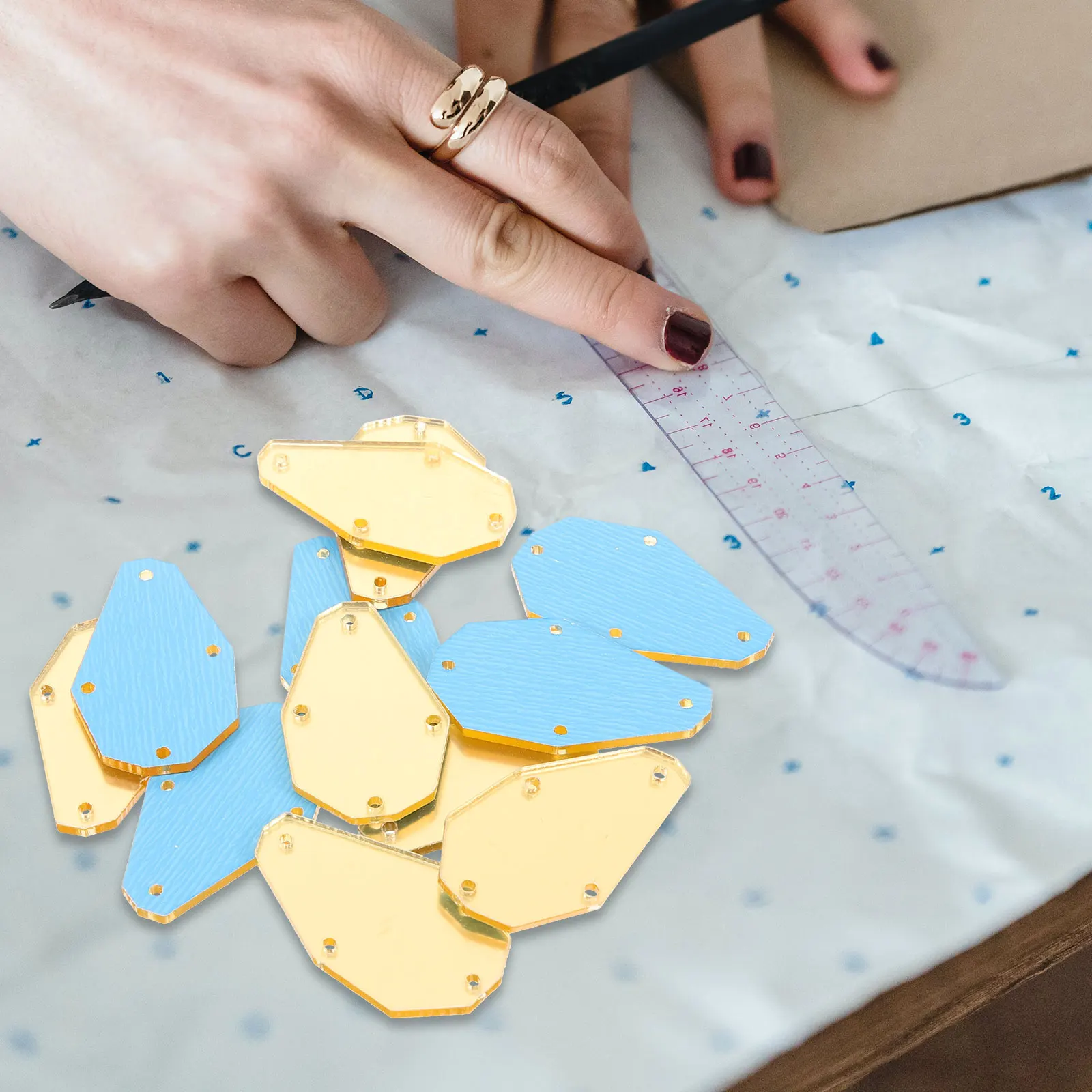 

50pcs Mirror H Sewing Rhinestones Acrylic Sequins Craft Transparent DIY Sew On Mirror Pieces For Clothing Paste