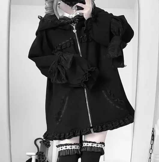 جديد خريف 2025 معطف فضفاض بقلنسوة لطيف ياباني أسود مكشكش بفيونكة حلوة موضة فضفاضة لتخفيض العمر متعددة الاستخدامات بأكمام طويلة