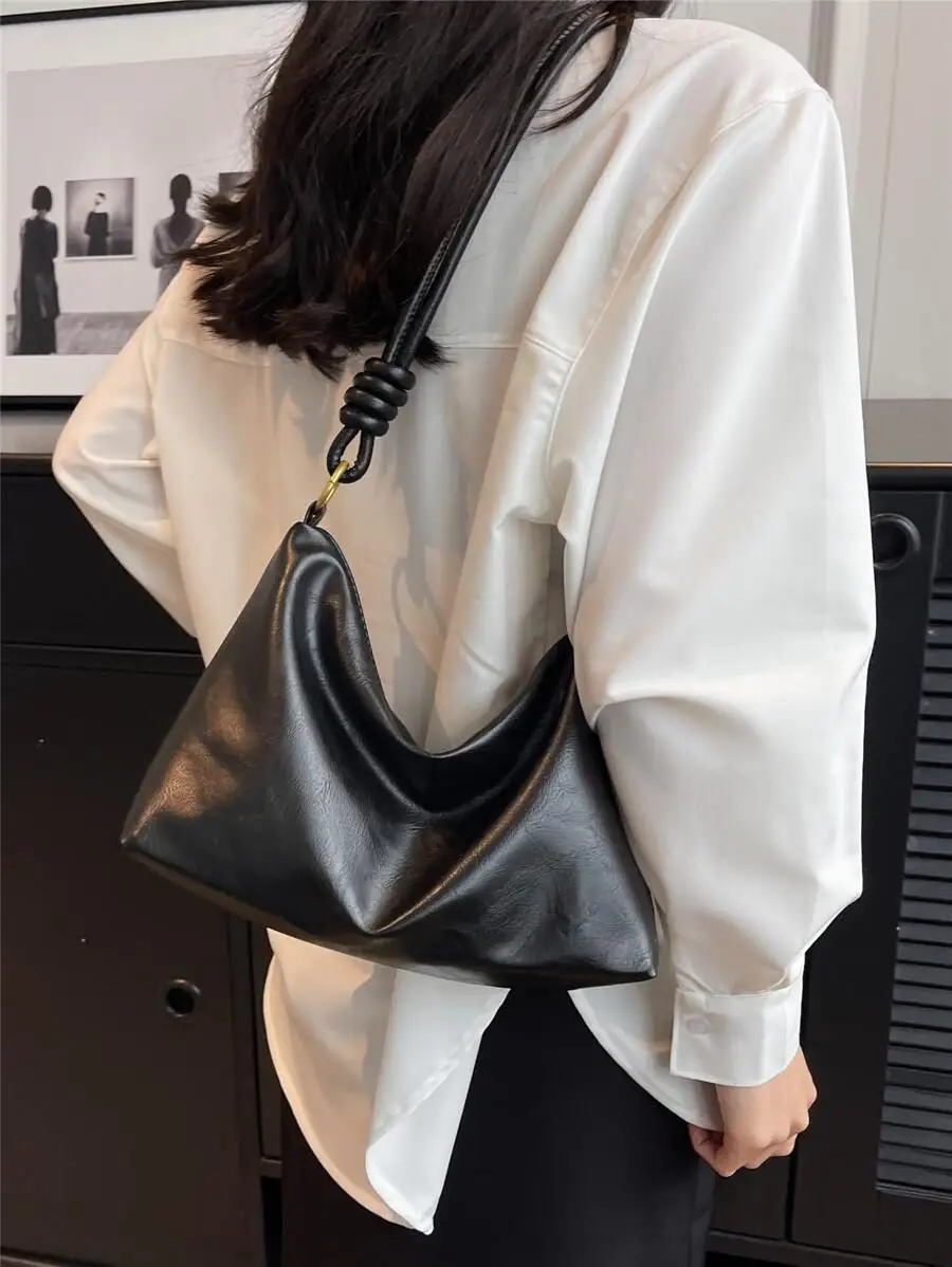 

Черная мягкая сумка-хобо из искусственной кожи с витым ремнем — минималистичная сумка через плечо для повседневного использования