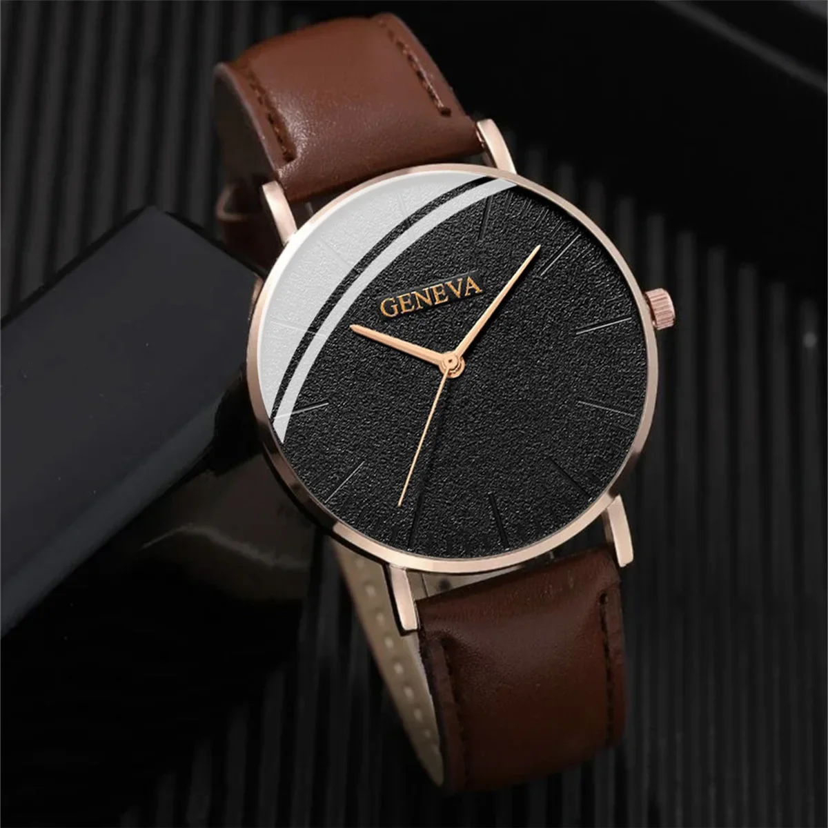 4pcs Luxury Black Quartz Watch with Bracelet for Men Casual Fashion Round Dial Watches Daily Sport Quartz Wristwatches Leather