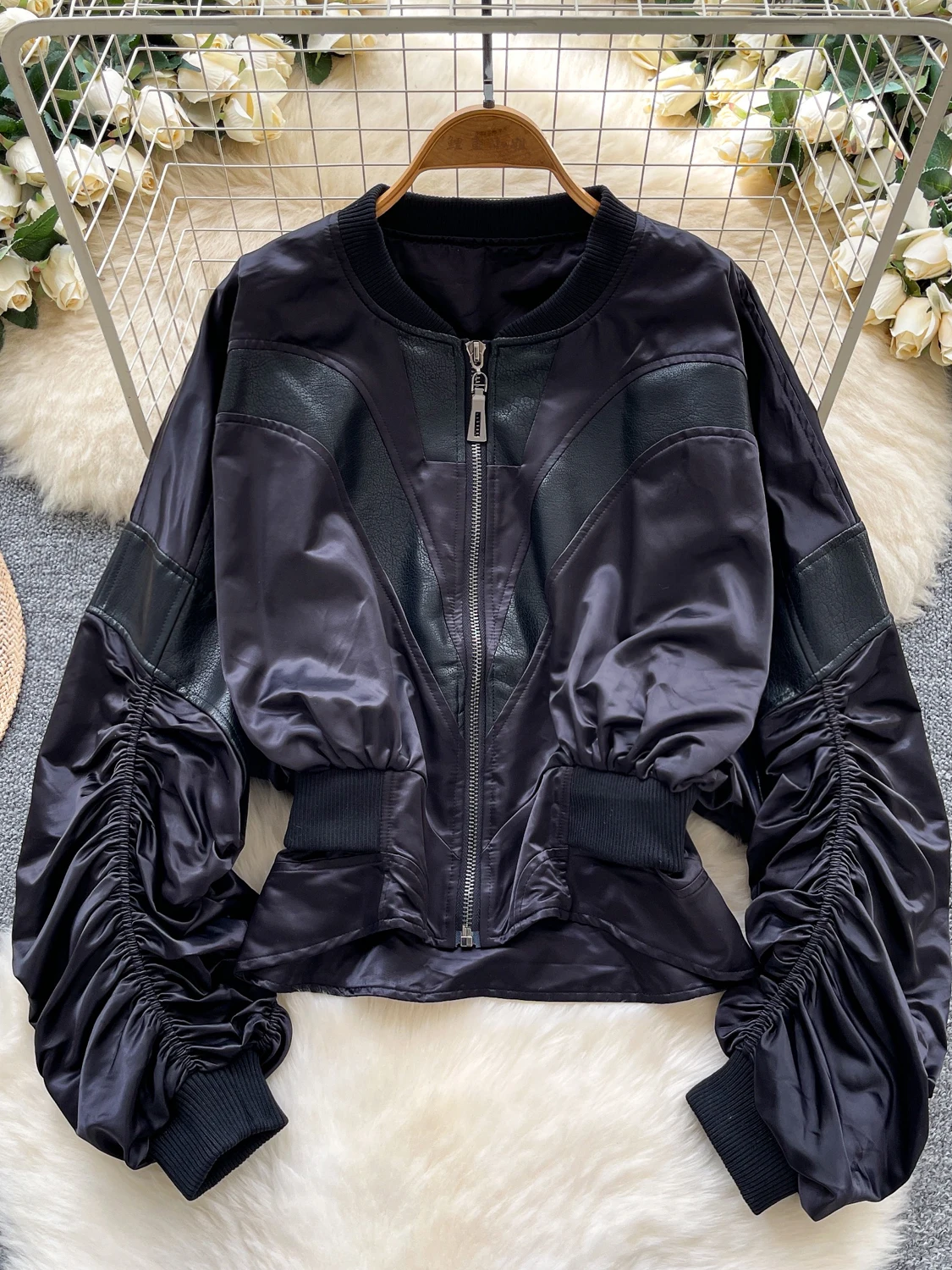 Retro American Faion Colletto alla coreana Jaet Donna Autunno 2025 Cappotto in pelle plissettata patchwork cinched in vita Or Out da donna...