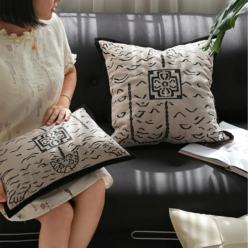 Retro Gray Tiger Pillow Black Embroidery Cushion Case Fashion Hot Animal Decorative Pillow Cover For Sofa Chair Home Decorations