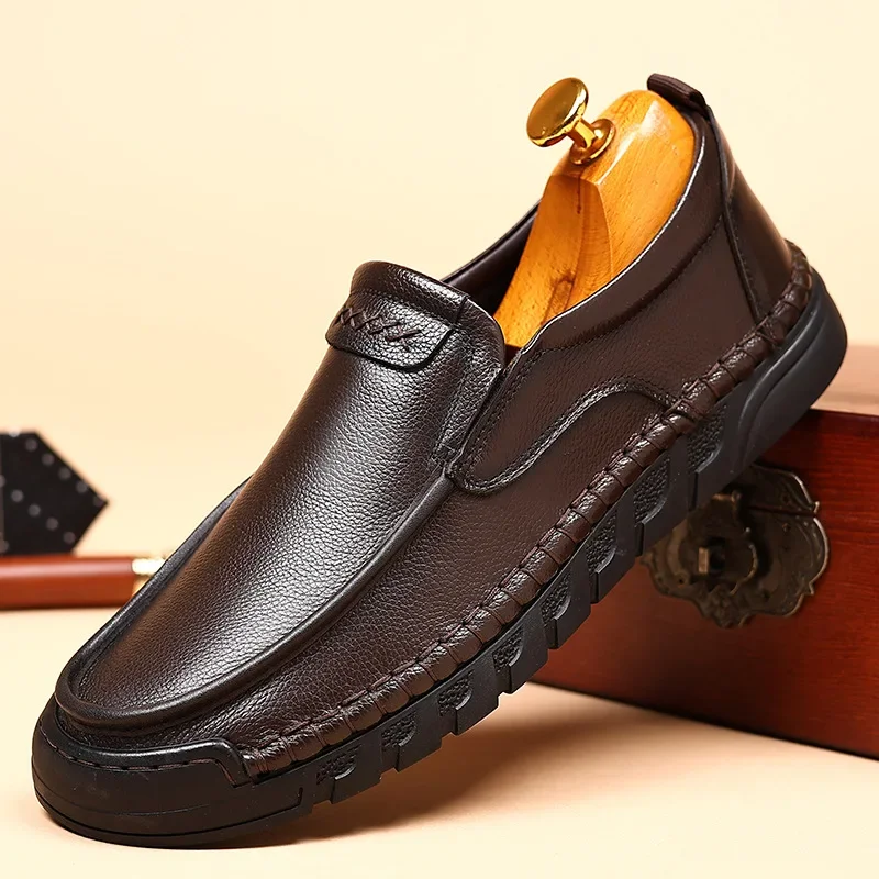 عالية الجودة مصمم البقرة أحذية جلدية بدون كعب للرجال لينة سوليد الرجال فستان أحذية موضة بلون أحذية قيادة عادية للرجال